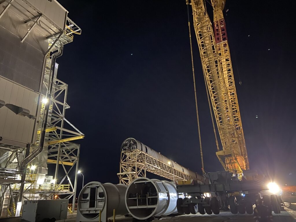 Night crane operation on the coal conveyor
