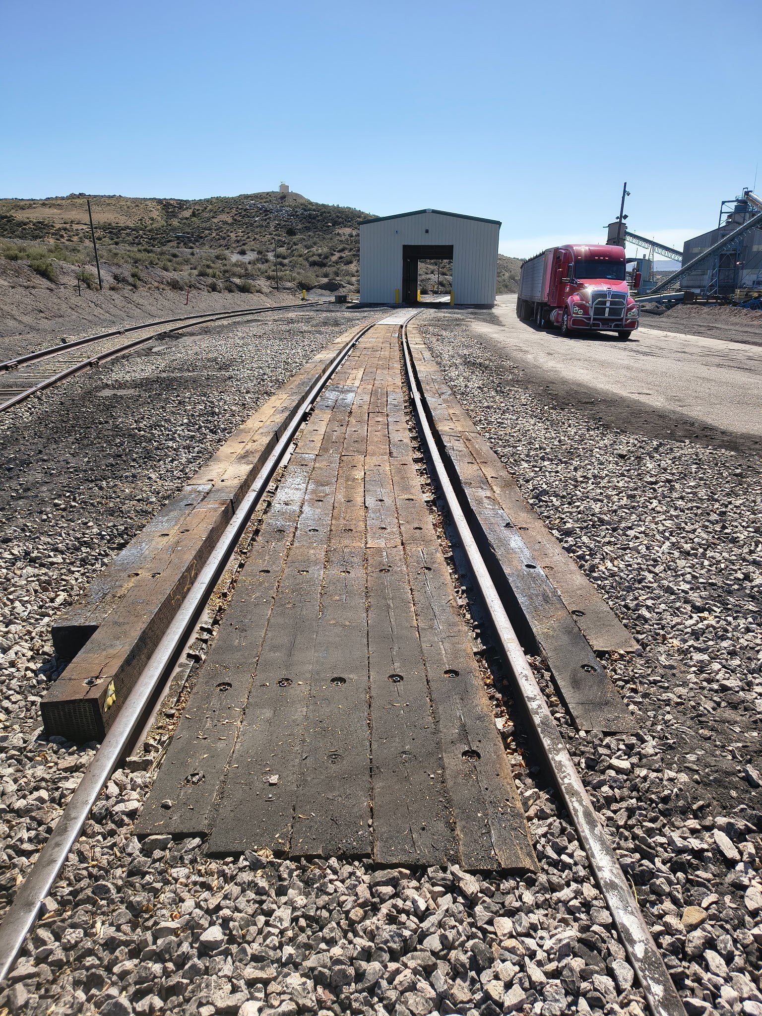 Mining & Aggregates — Railroad services